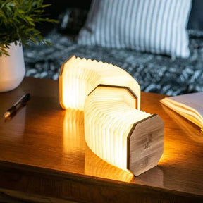 LumoBook - 360° aufklappbare Buchlampe aus Holz